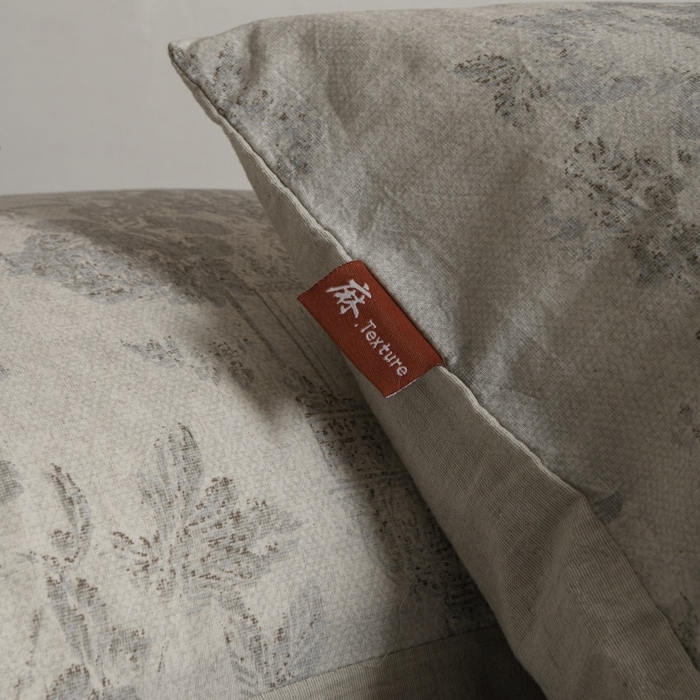 91家纺网 家纺一手货源 找家纺 羚羊语家纺 2025新款A类棉麻高支密原生棉花亚麻四件套复古色织数码印花文艺风绉绉汉麻亚麻自 浮生记