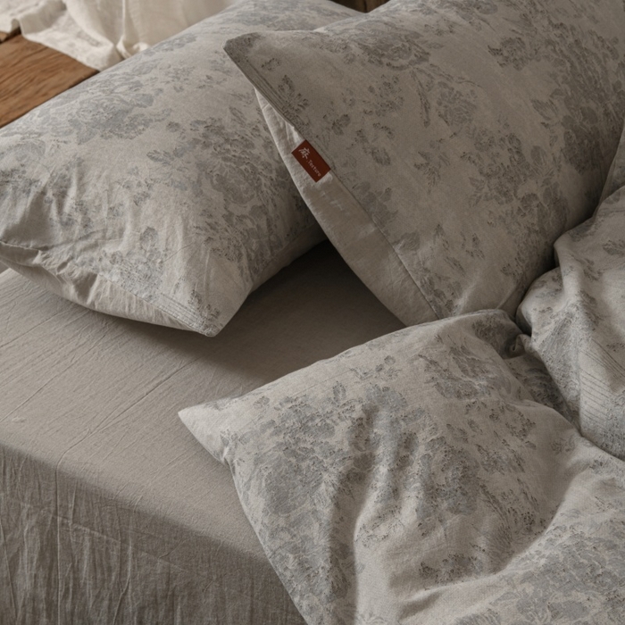 91家纺网 家纺一手货源 找家纺 羚羊语家纺 2025新款A类棉麻高支密原生棉花亚麻四件套复古色织数码印花文艺风绉绉汉麻亚麻自 浮生记