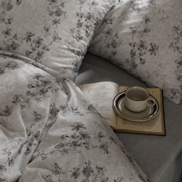 91家纺网 家纺一手货源 找家纺 羚羊语家纺 2025新款A类棉麻高支密原生棉花亚麻四件套复古色织数码印花文艺风绉绉汉麻亚麻自 空谷集