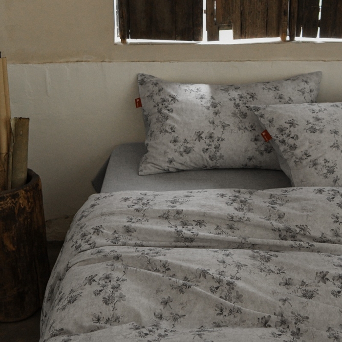 91家纺网 家纺一手货源 找家纺 羚羊语家纺 2025新款A类棉麻高支密原生棉花亚麻四件套复古色织数码印花文艺风绉绉汉麻亚麻自 空谷集