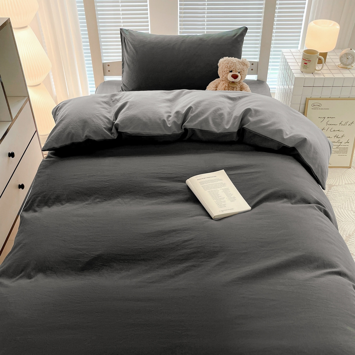 91家纺网 家纺一手货源 找家纺 纽缦家纺 2025新款纯色双拼水洗亲柔棉三件套宿舍三件套上下铺三件套 纯色双拼-深浅灰