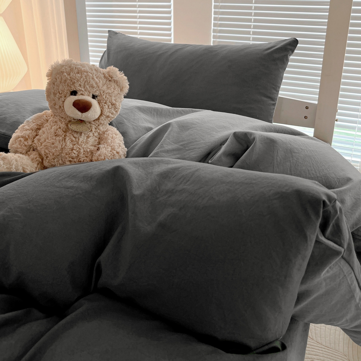 91家纺网 家纺一手货源 找家纺 纽缦家纺 2025新款纯色双拼水洗亲柔棉三件套宿舍三件套上下铺三件套 纯色双拼-深浅灰