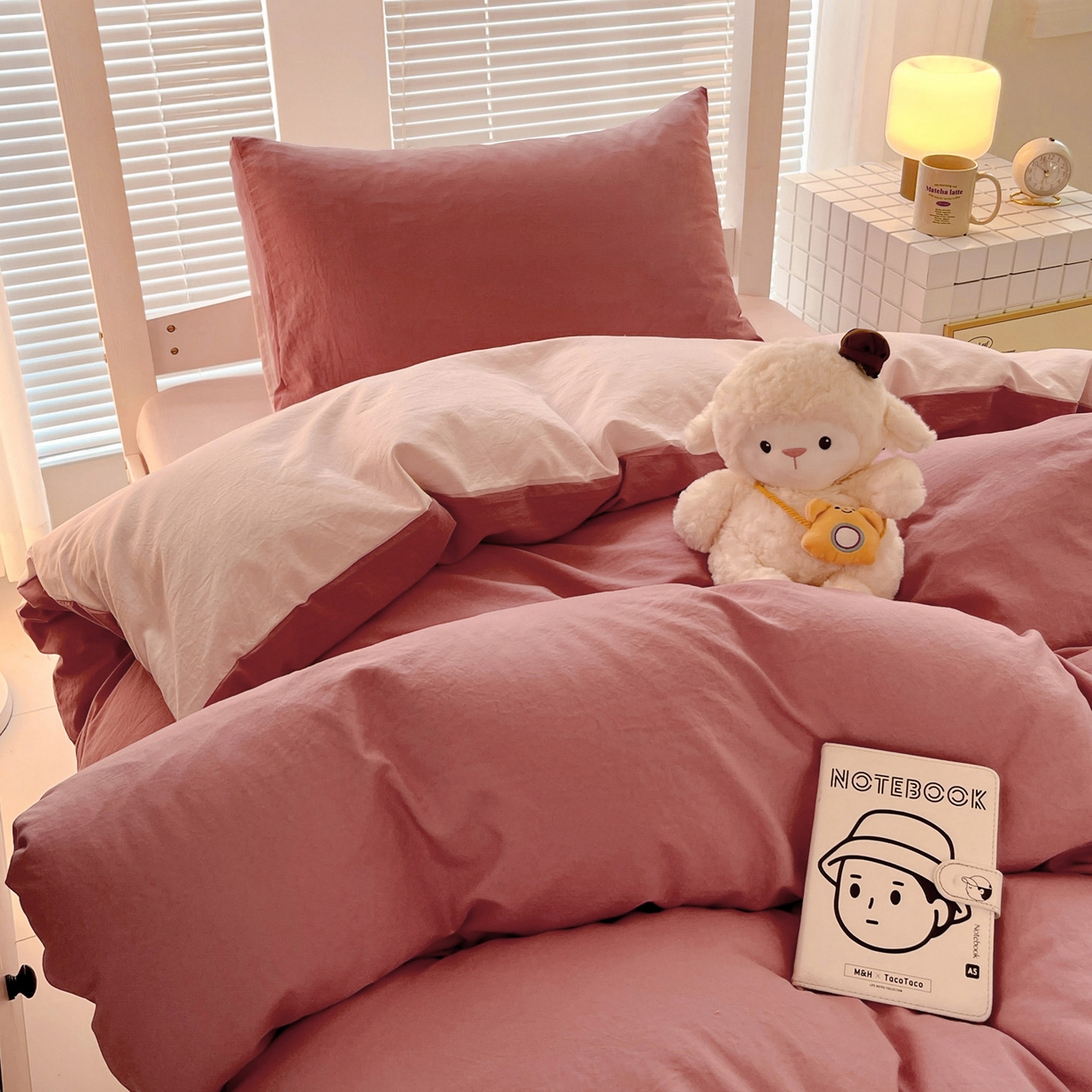 91家纺网 家纺一手货源 找家纺 纽缦家纺 2025新款纯色双拼水洗亲柔棉三件套宿舍三件套上下铺三件套 纯色双拼-砖红粉