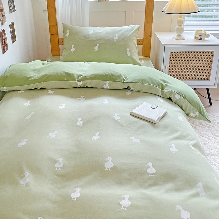 91家纺网 家纺一手货源 找家纺 纽缦家纺 2025新款A类水洗棉学生宿舍三件套上下铺三件套 小绿鸭