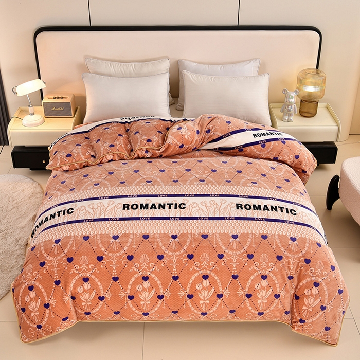 91家纺网 家纺一手货源 找家纺 2025直播爆款印花牛奶绒四件套8斤法莱绒印花四件套 爱心满满