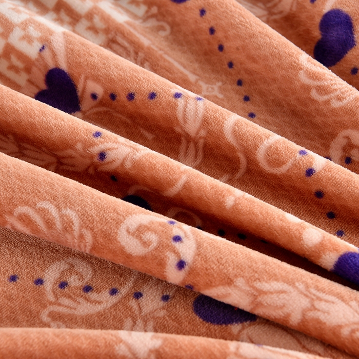 91家纺网 家纺一手货源 找家纺 2025直播爆款印花牛奶绒四件套8斤法莱绒印花四件套 爱心满满