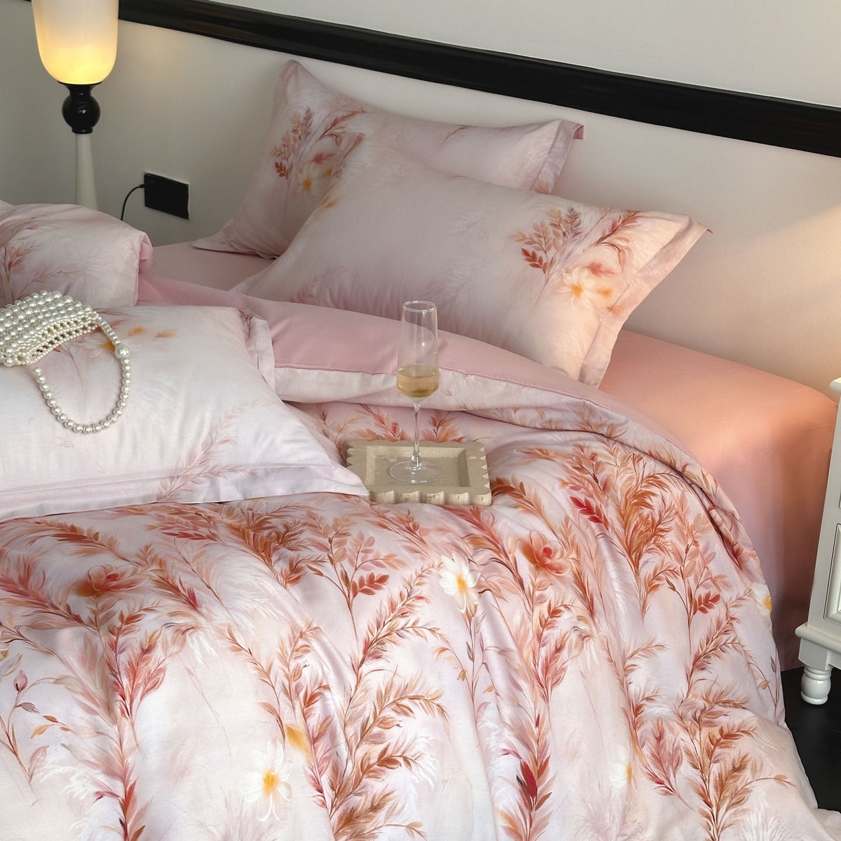 91家纺网 家纺一手货源 找家纺 金鑫汇家纺 2025新款13372全棉纯棉高端数码印花四件套 幽兰生香-粉