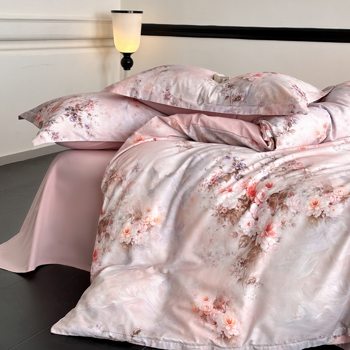 91家纺网 家纺一手货源 找家纺 金鑫汇家纺 2025新款13372全棉纯棉高端数码印花四件套 轻梦花海-粉