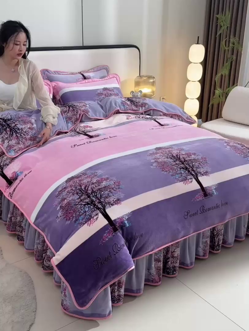 91家纺网 家纺一手货源 找家纺 2025直播爆款印花牛奶绒四件套8斤法莱绒印花四件套 发财树