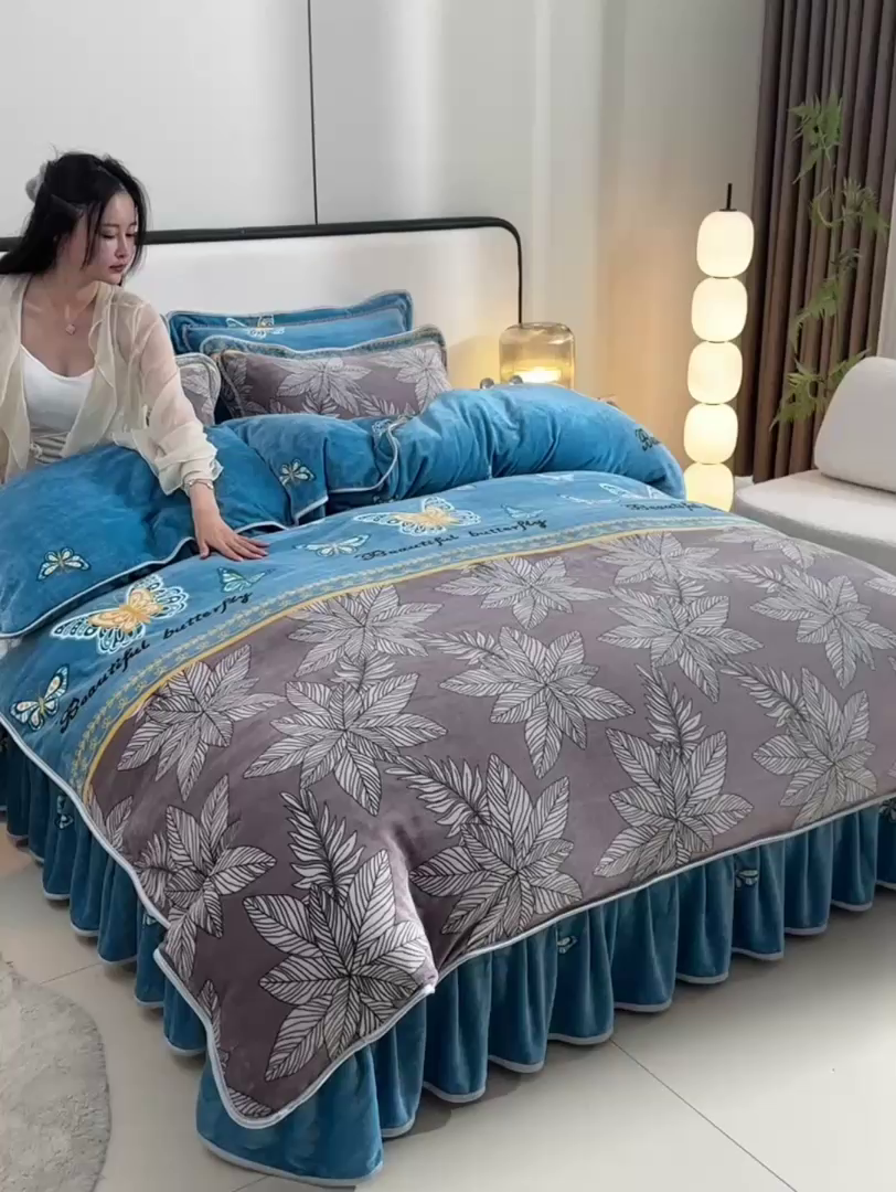 91家纺网 家纺一手货源 找家纺 2025直播爆款印花牛奶绒四件套8斤法莱绒印花四件套 蝴蝶轻舞