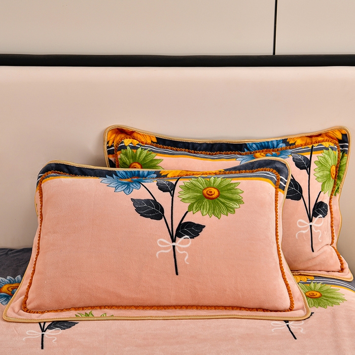 91家纺网 家纺一手货源 找家纺 2025直播爆款印花牛奶绒四件套8斤法莱绒印花四件套 向日葵