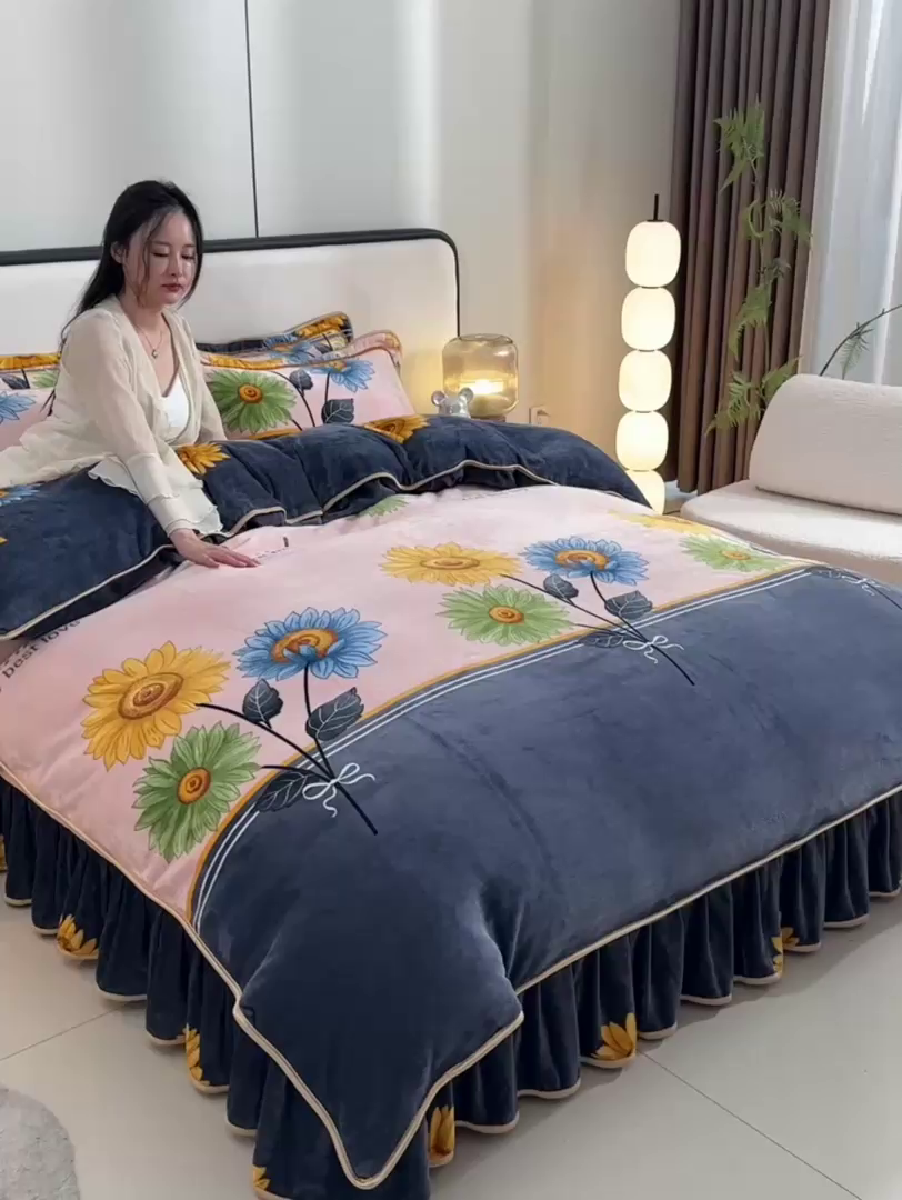91家纺网 家纺一手货源 找家纺 2025直播爆款印花牛奶绒四件套8斤法莱绒印花四件套 向日葵