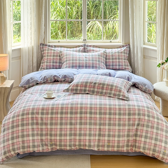 91家纺网 家纺一手货源 找家纺 卓越 工厂直营新款128*68全棉印花斜纹单被套 木几小格