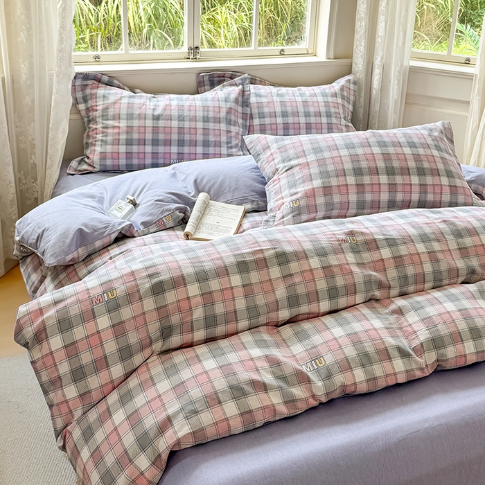 91家纺网 家纺一手货源 找家纺 卓越 工厂直营新款128*68全棉印花斜纹单被套 木几小格