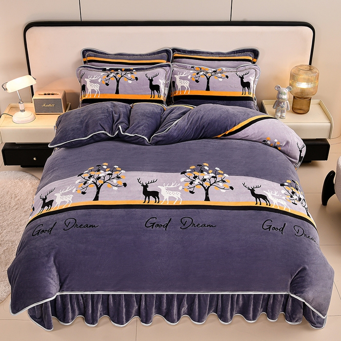 91家纺网 家纺一手货源 找家纺 2025直播爆款印花牛奶绒四件套8斤法莱绒印花四件套 一鹿相伴