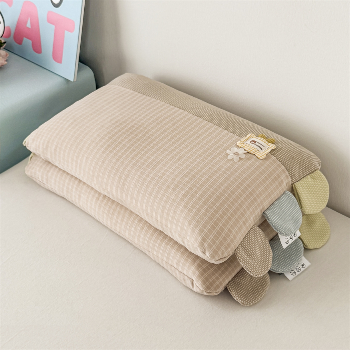 91家纺网 家纺一手货源 找家纺 麦肯锡 2025新款暖绒礼物熊安抚儿童荞麦枕 枕头枕芯 礼物熊-浅咖