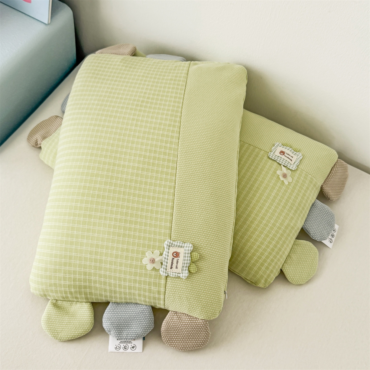 91家纺网 家纺一手货源 找家纺 麦肯锡 2025新款暖绒礼物熊安抚儿童荞麦枕 枕头枕芯 礼物熊-浅绿