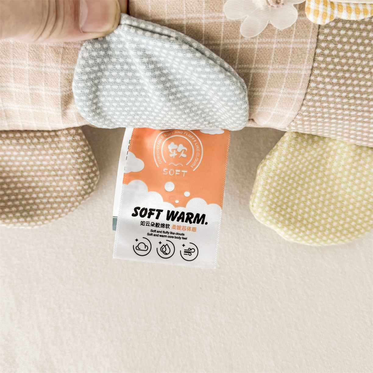 91家纺网 家纺一手货源 找家纺 麦肯锡 2025新款暖绒礼物熊安抚儿童荞麦枕 枕头枕芯 礼物熊-浅咖