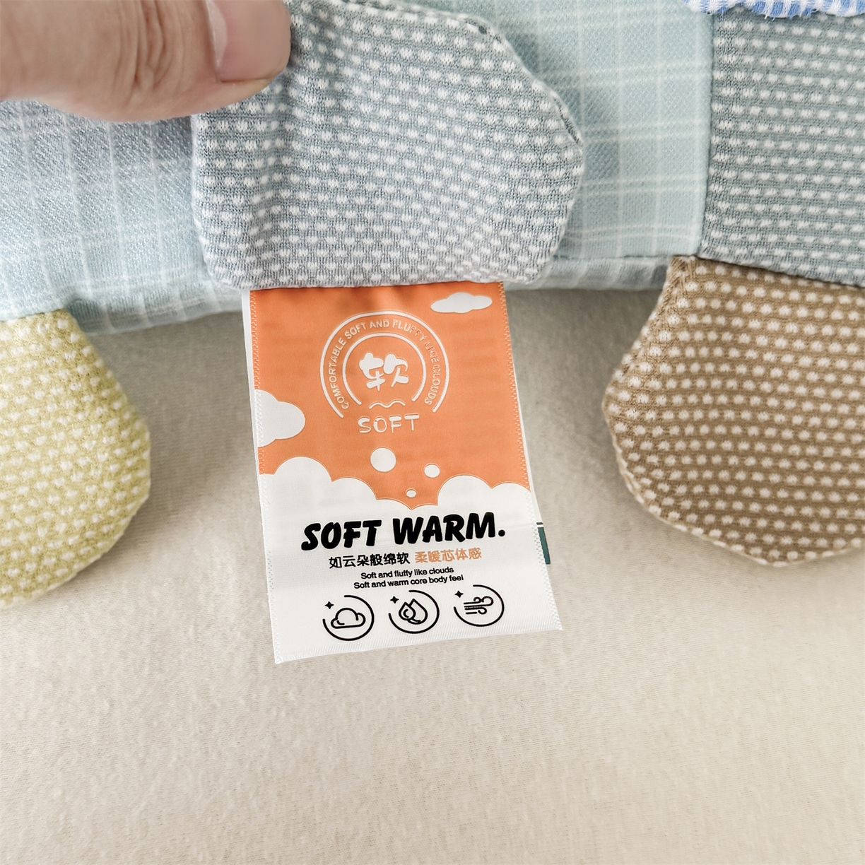 91家纺网 家纺一手货源 找家纺 麦肯锡 2025新款暖绒礼物熊安抚儿童荞麦枕 枕头枕芯 礼物熊-蓝色