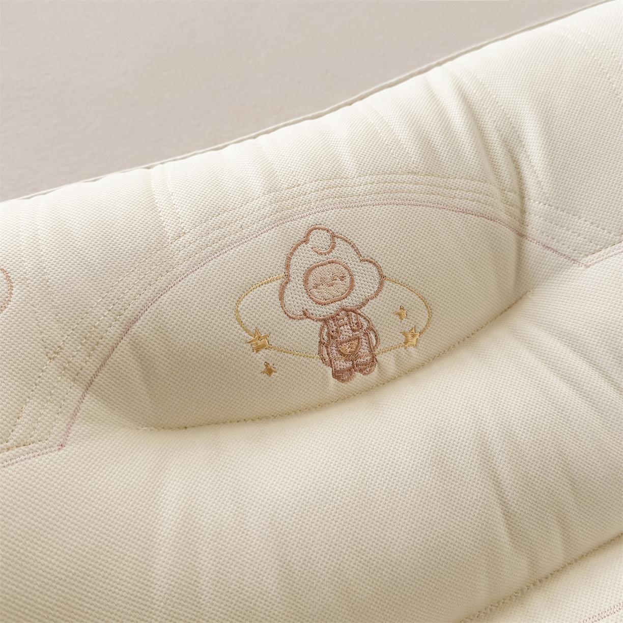 91家纺网 家纺一手货源 找家纺 （总）麦肯锡 2025新款云宝释压倍暖枕 枕头枕芯