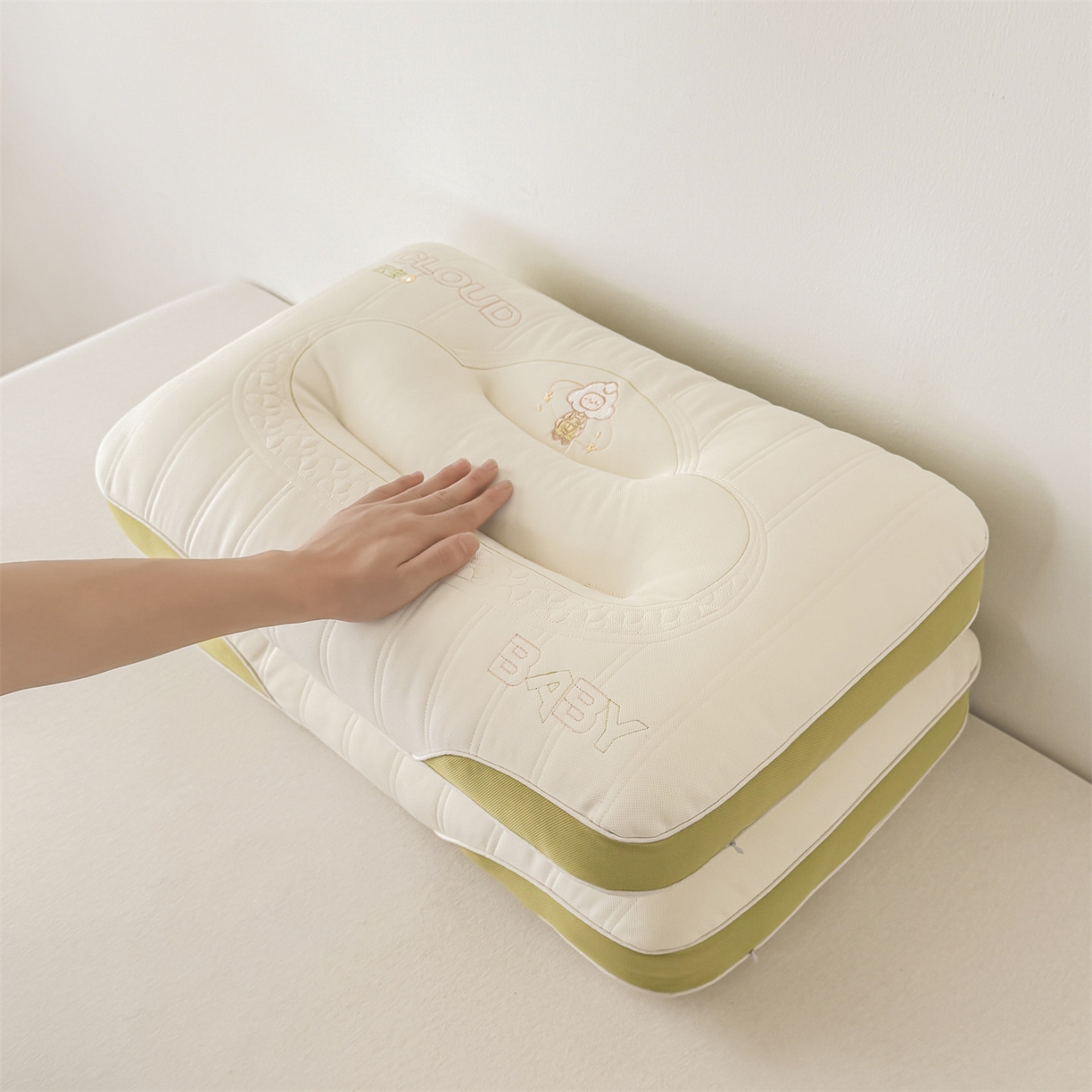 91家纺网 家纺一手货源 找家纺 麦肯锡 2025新款云宝释压倍暖枕 枕头枕芯 嫩黄色