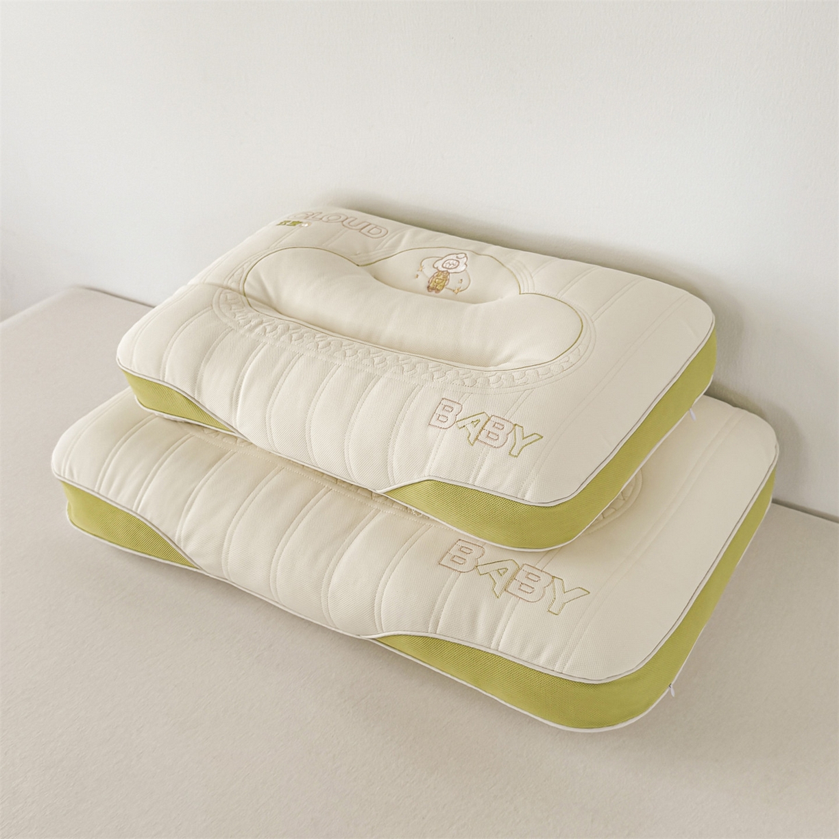 麦肯锡 2025新款云宝释压倍暖枕 枕头枕芯 嫩黄色