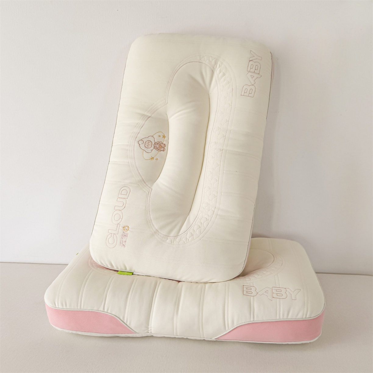 91家纺网 家纺一手货源 找家纺 麦肯锡 2025新款云宝释压倍暖枕 枕头枕芯 奶粉色