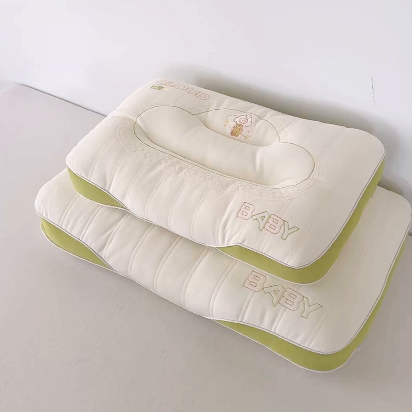 91家纺网 家纺一手货源 找家纺 麦肯锡 2025新款云宝释压倍暖枕 枕头枕芯 嫩黄色