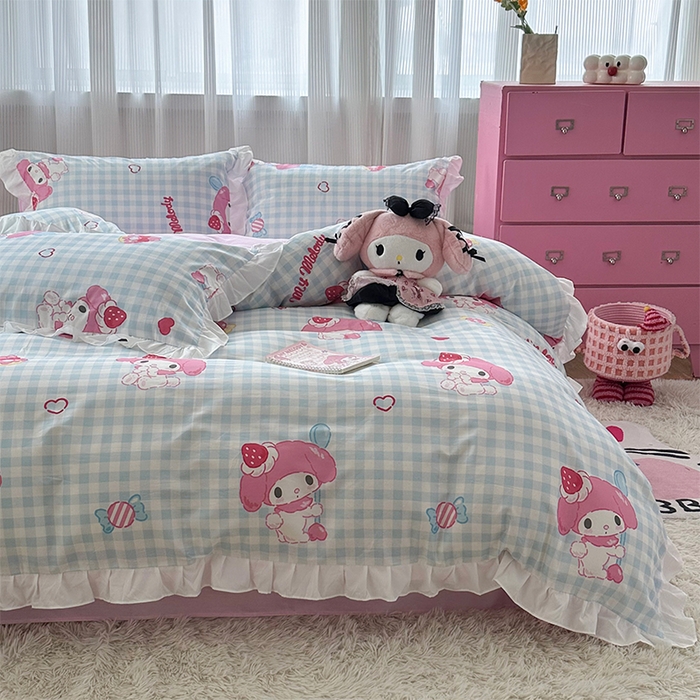 91家纺网 家纺一手货源 找家纺 玉元坊2025新款三丽鸥系列 全棉床单纯棉床裙三四件套  乖乖美乐蒂-白花边款