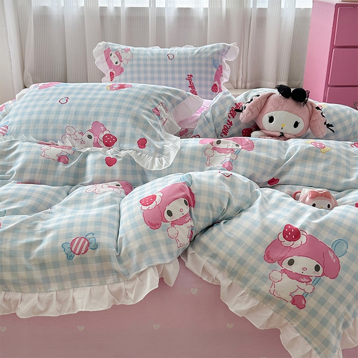 91家纺网 家纺一手货源 找家纺 玉元坊2025新款三丽鸥系列 全棉床单纯棉床裙三四件套  乖乖美乐蒂-白花边款