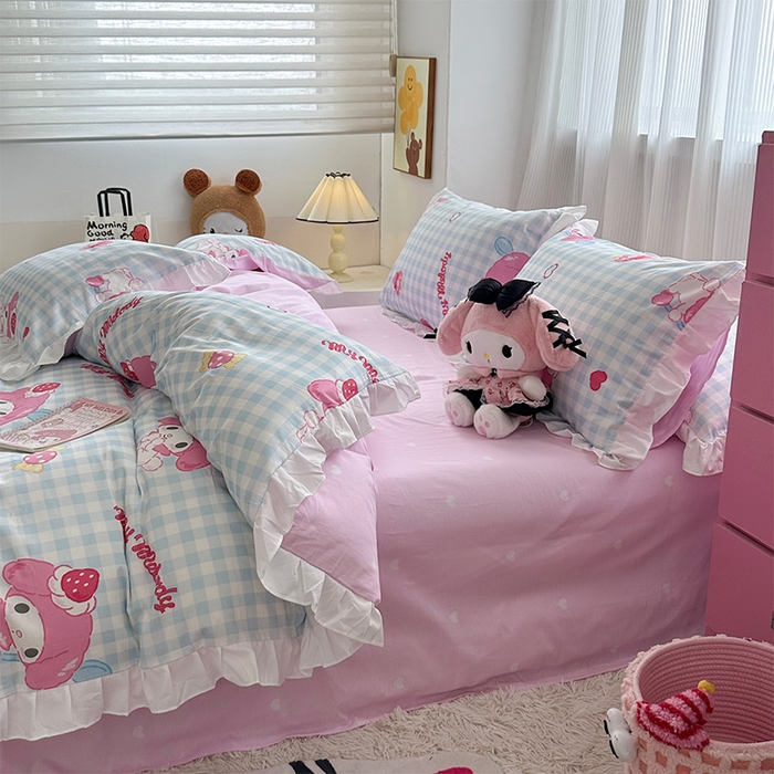 91家纺网 家纺一手货源 找家纺 玉元坊2025新款三丽鸥系列 全棉床单纯棉床裙三四件套  乖乖美乐蒂-白花边款