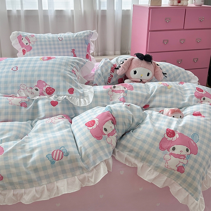 91家纺网 家纺一手货源 找家纺 玉元坊2025新款三丽鸥系列 全棉床单纯棉床裙三四件套  乖乖美乐蒂-白花边款