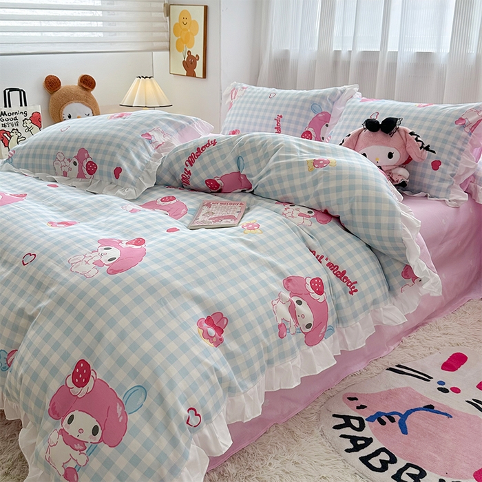 91家纺网 家纺一手货源 找家纺 玉元坊2025新款三丽鸥系列 全棉床单纯棉床裙三四件套  乖乖美乐蒂-白花边款