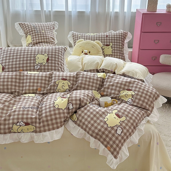 91家纺网 家纺一手货源 找家纺 玉元坊2025新款三丽鸥系列 全棉床单纯棉床裙三四件套 可可布丁狗-白花边款