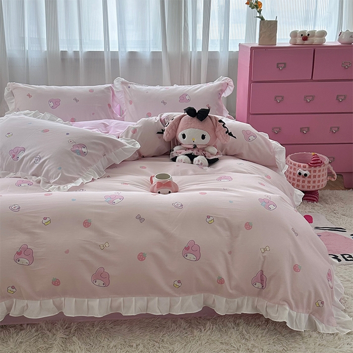 91家纺网 家纺一手货源 找家纺 玉元坊2025新款三丽鸥系列 全棉床单纯棉床裙三四件套 可可美乐蒂-白花边款