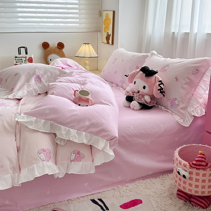 91家纺网 家纺一手货源 找家纺 玉元坊2025新款三丽鸥系列 全棉床单纯棉床裙三四件套 可可美乐蒂-白花边款