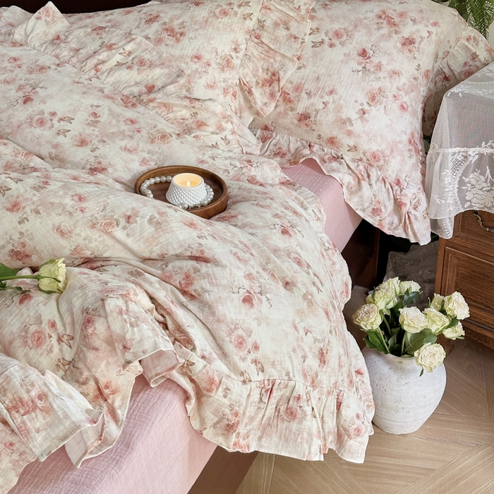 91家纺网 家纺一手货源 找家纺 木楌家居2025新款法式油画风全棉双层皱皱纱四件套 香蜜桃桃