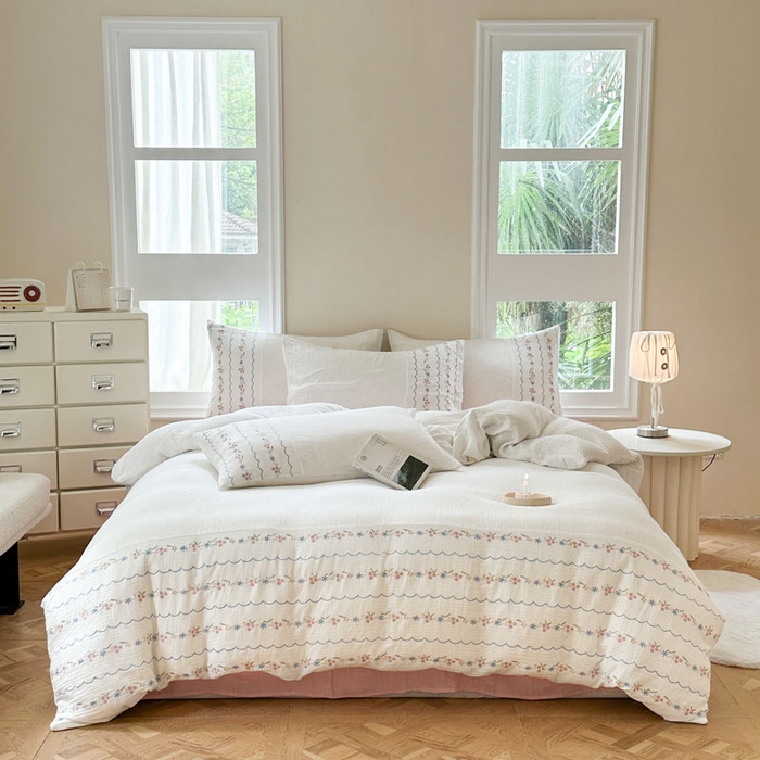 91家纺网 家纺一手货源 找家纺 木楌家居2025新款全棉彩点皱皱纱绣花四件套 星柠微糖