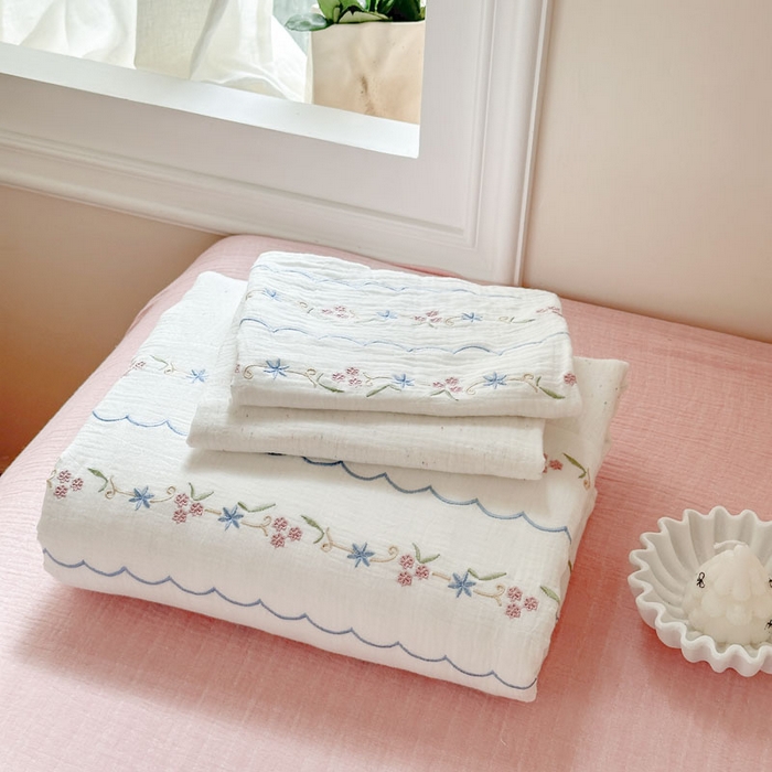 91家纺网 家纺一手货源 找家纺 木楌家居2025新款全棉彩点皱皱纱绣花四件套 星柠微糖