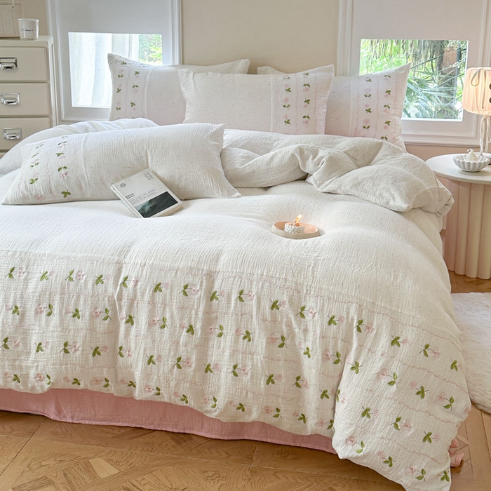 91家纺网 家纺一手货源 找家纺 木楌家居2025新款全棉彩点皱皱纱绣花四件套 樱草日记