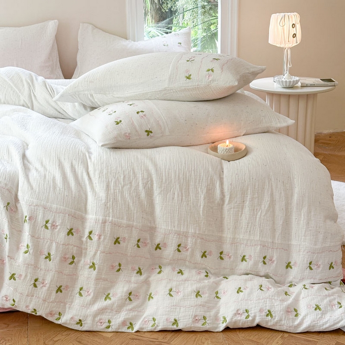 91家纺网 家纺一手货源 找家纺 木楌家居2025新款全棉彩点皱皱纱绣花四件套 樱草日记