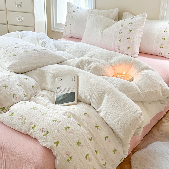 91家纺网 家纺一手货源 找家纺 木楌家居2025新款全棉彩点皱皱纱绣花四件套 樱草日记