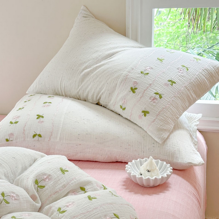 91家纺网 家纺一手货源 找家纺 木楌家居2025新款全棉彩点皱皱纱绣花四件套 樱草日记