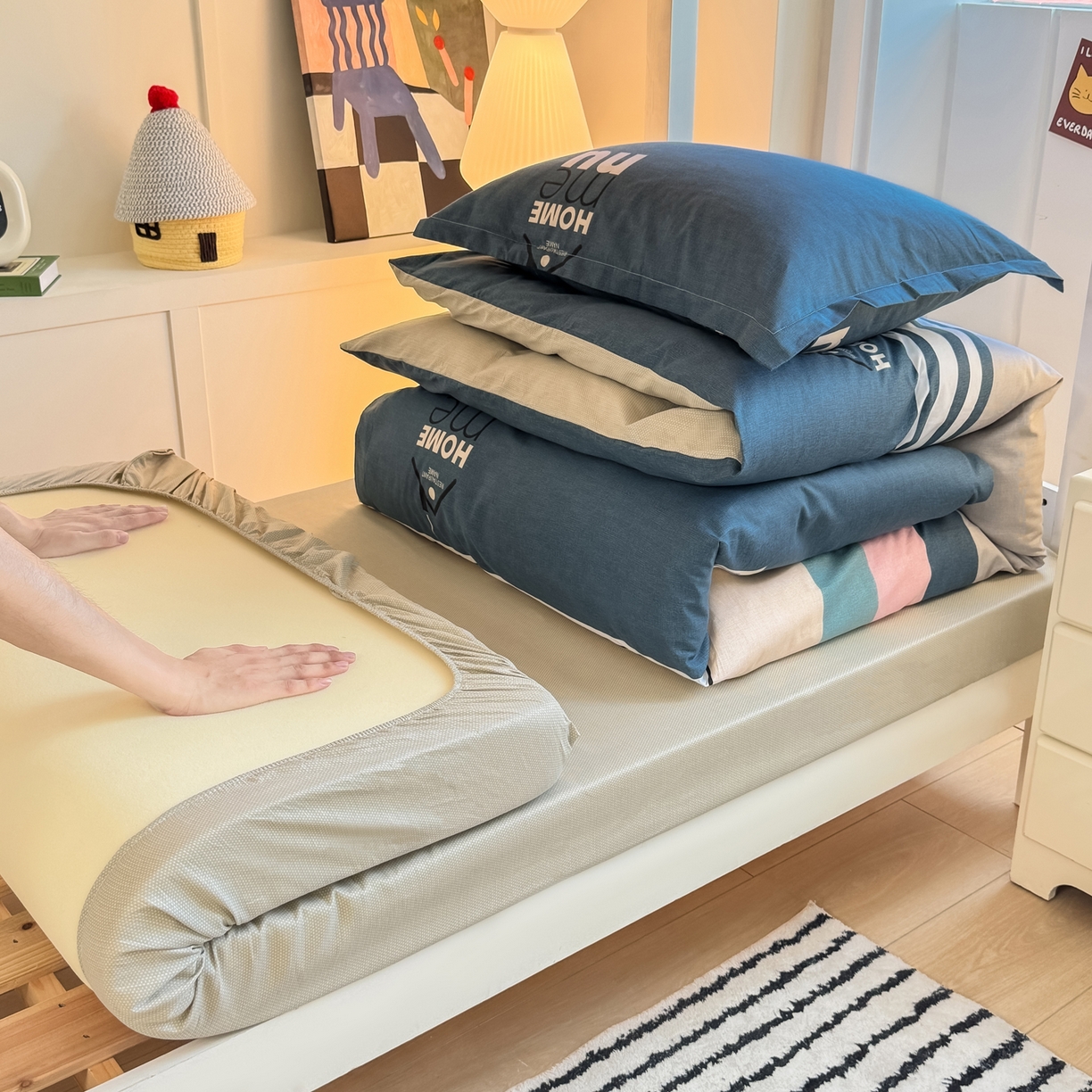 91家纺网 家纺一手货源 找家纺 优姿家纺 2025新款A类13372全棉纯棉学生宿舍三件套上下铺三件套 弗尔曼