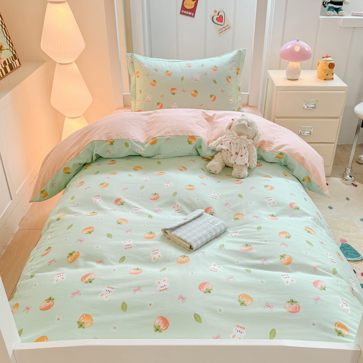 91家纺网 家纺一手货源 找家纺 优姿家纺 2025新款A类13372全棉纯棉学生宿舍三件套上下铺三件套 果觅兔