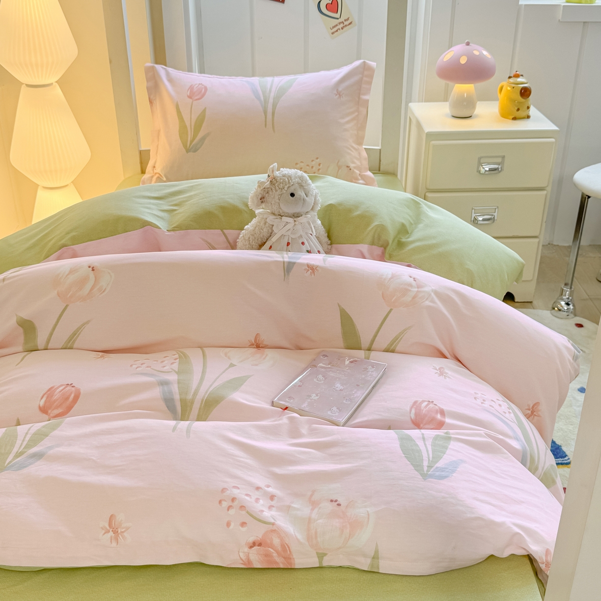 91家纺网 家纺一手货源 找家纺 优姿家纺 2025新款A类13372全棉纯棉学生宿舍三件套上下铺三件套 花町物语