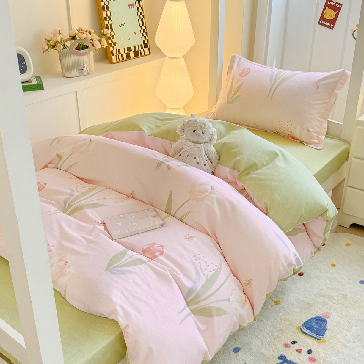 91家纺网 家纺一手货源 找家纺 优姿家纺 2025新款A类13372全棉纯棉学生宿舍三件套上下铺三件套 花町物语