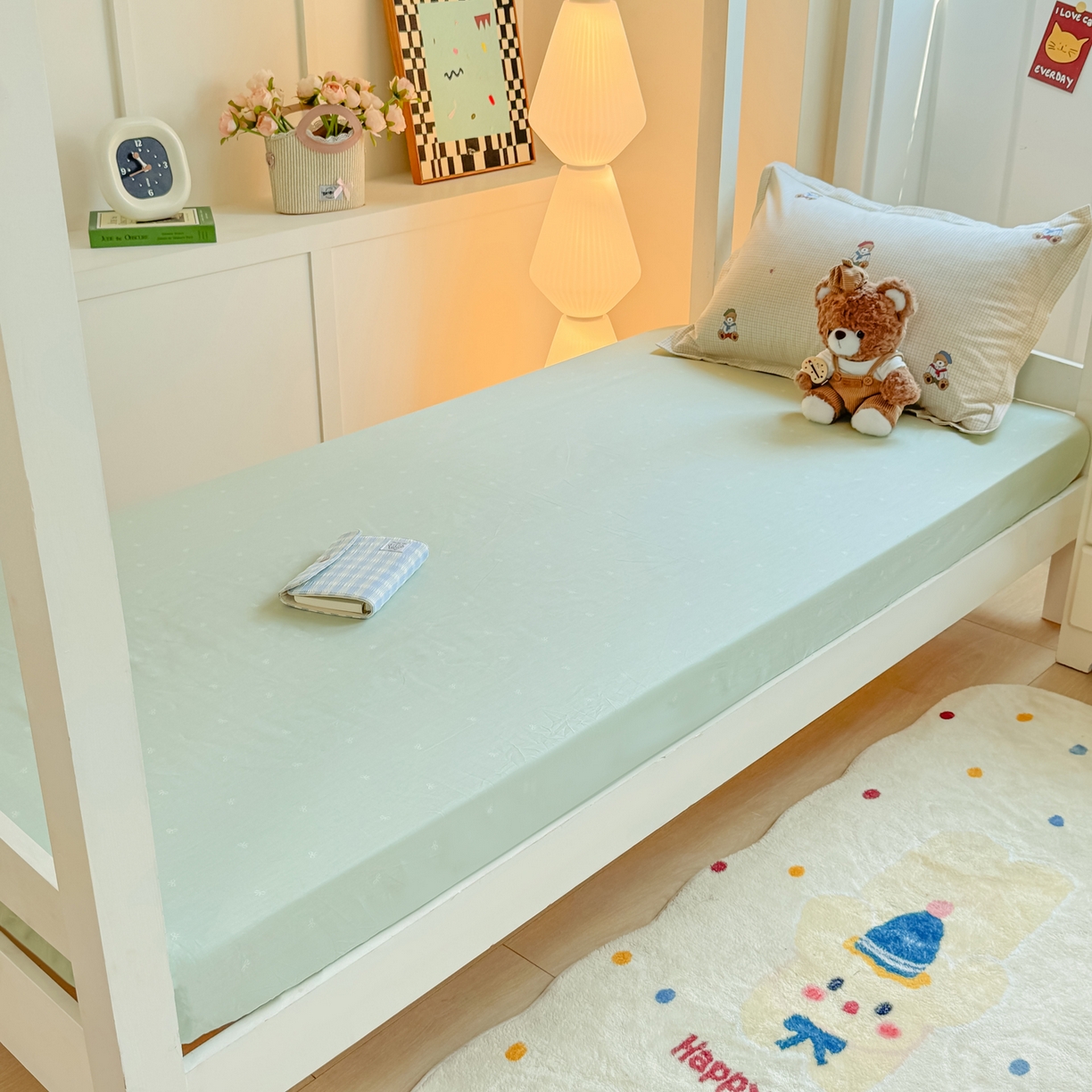 91家纺网 家纺一手货源 找家纺 优姿家纺 2025新款A类13372全棉纯棉学生宿舍三件套上下铺三件套 克利小熊