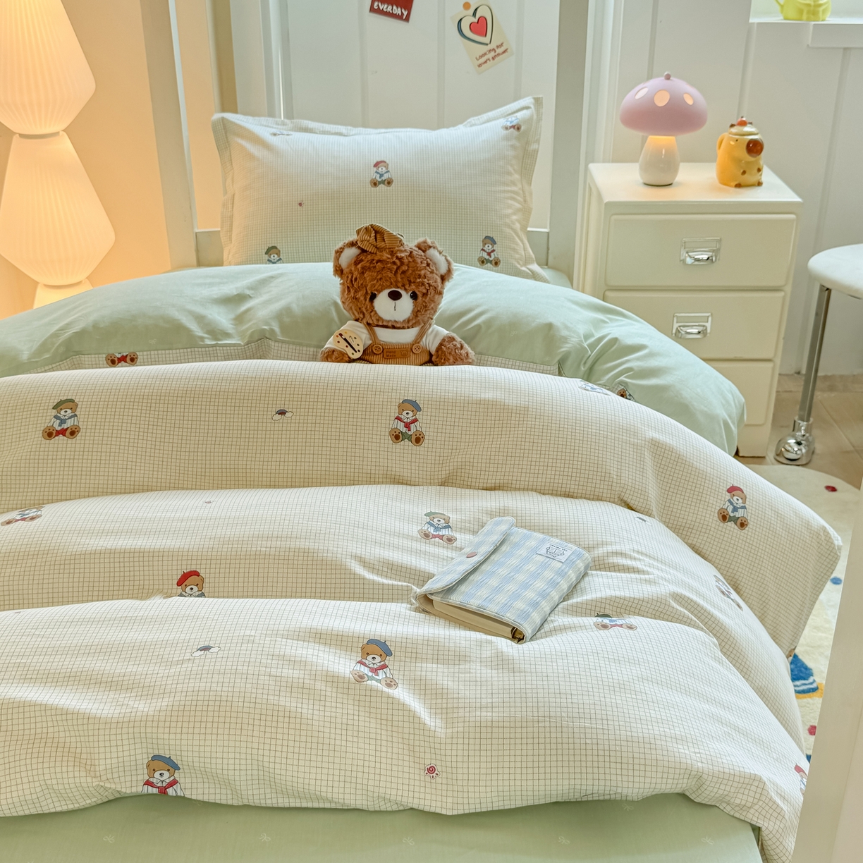 91家纺网 家纺一手货源 找家纺 优姿家纺 2025新款A类13372全棉纯棉学生宿舍三件套上下铺三件套 克利小熊