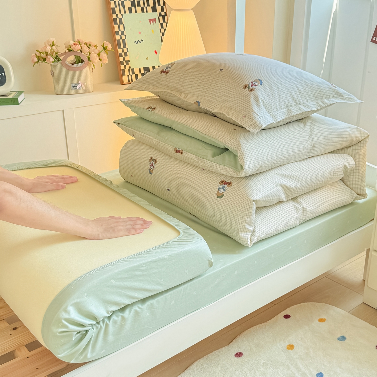 91家纺网 家纺一手货源 找家纺 优姿家纺 2025新款A类13372全棉纯棉学生宿舍三件套上下铺三件套 克利小熊